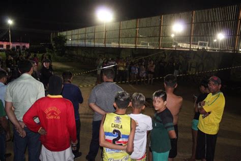 Homem Encontrado Morto Atr S De Campo De Futebol Na Zona Leste De