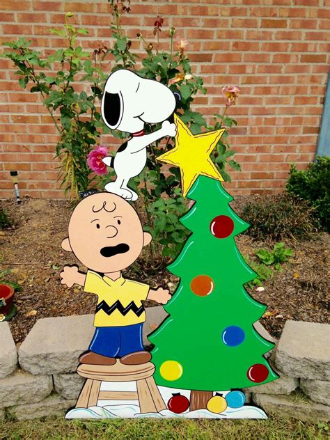 Pin By Ampm On Peanuts Snoopy Snoopy Christmas Decorations Charlie