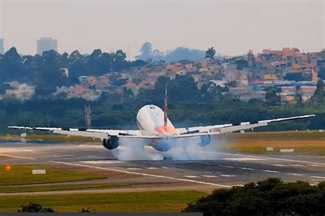 Embratur discute ampliação da malha aérea internacional GRU Airport