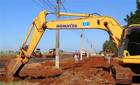 Emblemática obra de pavimentação que liga o Bairro Serradinho ao