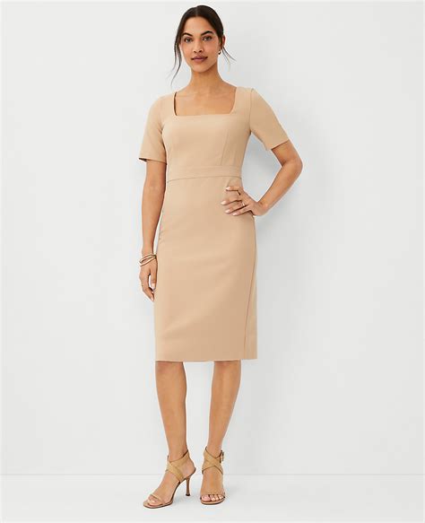 Scoop Neck Short Sleeve Sheath Dress