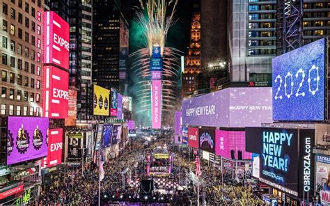 Times Square Ball Drop Nye Countdown New Years Eve Ball Buda Castle New Year S Eve