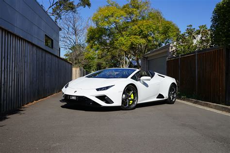 REVIEW: 2020 Lamborghini Huracán Evo Spyder RWD - Torquecafe.com