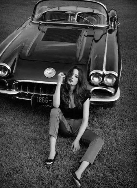 Sensualité du Noir et Blanc Woman in car Classy cars Model poses