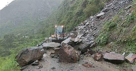 Lluvias Causan Desborde Y Deslizamiento De Rocas En Puno Sociedad