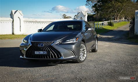 2022 Lexus ES 300h Sports Luxury Headlights PerformanceDrive