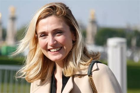 Julie Gayet Thierry Neuvic Une Histoire Damour Qui A Fait Soon Fr