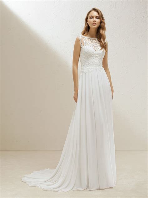 VENUS Wedding Dress From Pronovias Hitched Co Uk