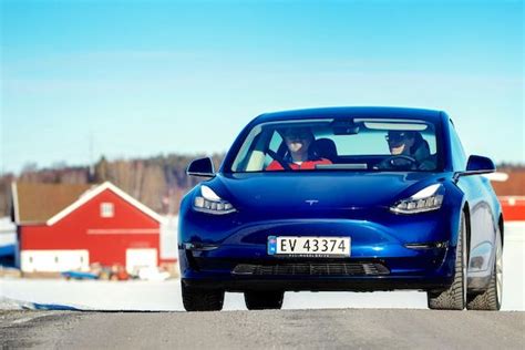 Norway February 2019 Tesla Model 3 Lands Directly At 2 Jaguar I Pace