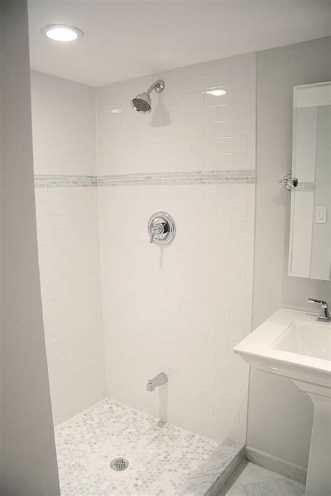 White Bathroom Tiles With Border Ideas And Pictures