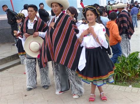 Roupas Tipicas Do Equador