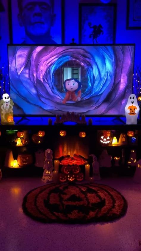 Coraline + Halloween 🪡 👻 | Halloween house, Halloween bedroom decor, Halloween themes decorations