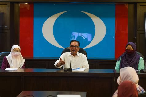 Anwar Says Pakatans Ge15 Seat Negotiations Underway Not Ruling Out