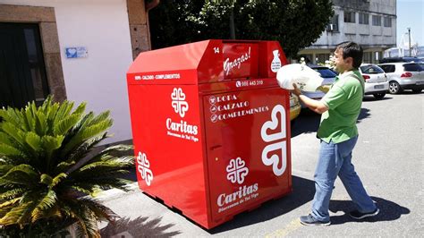 Venta Recogida De Ropa Caritas En Stock