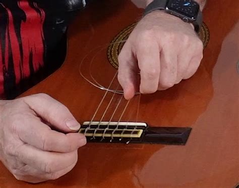 Aprende paso a paso Cómo cambiar las cuerdas de la guitarra