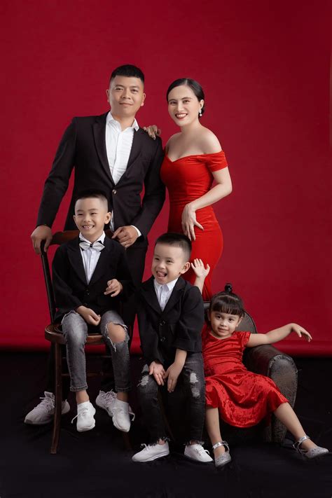 Cô gái Nha Trang bán nude cho con bú 5 năm trước giờ 3 con bầu ngực vẫn tràn trề