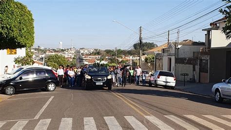 Corpo De Menino De Cinco Anos Encontrado Em C Rrego Ap S