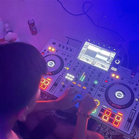 Stream Vietmix Hot Tiktok Minh Duc Cu Tien Mp By Dj Minh C Listen Online For