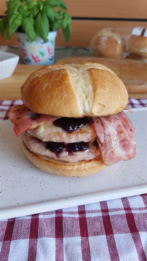 Burger De Pollo Con Queso Camembert Receta Grupo Planes