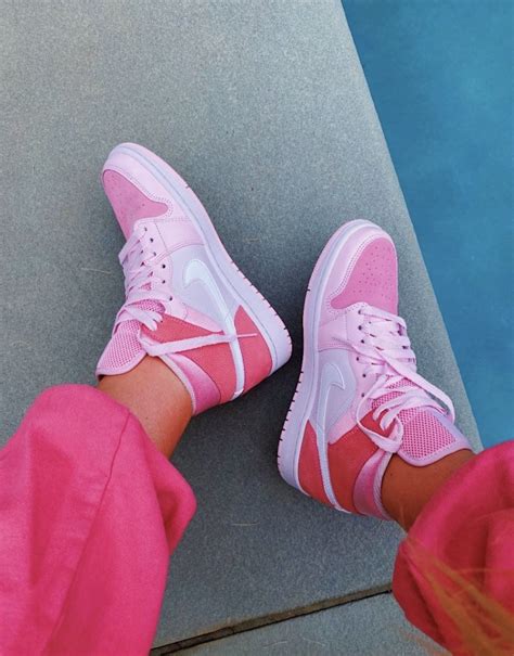 Gallery Natashasabih Vsco In 2020 Jordan Shoes Girls Aesthetic Shoes Hype Shoes