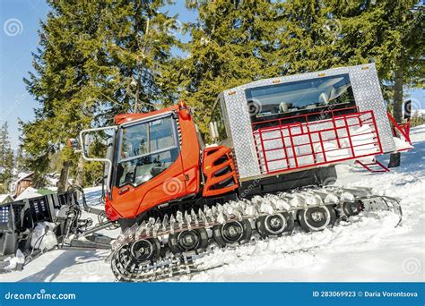 Modern Snowcat Ratrack With Snowplow Grooming Machine Remover Truck