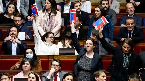 Il est temps que tu fermes ta grande gueule à lAssemblée le