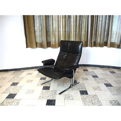 Fauteuil Noir En Cuir Et En M Tal Chrom Mod Le Swiss Ds De Hans