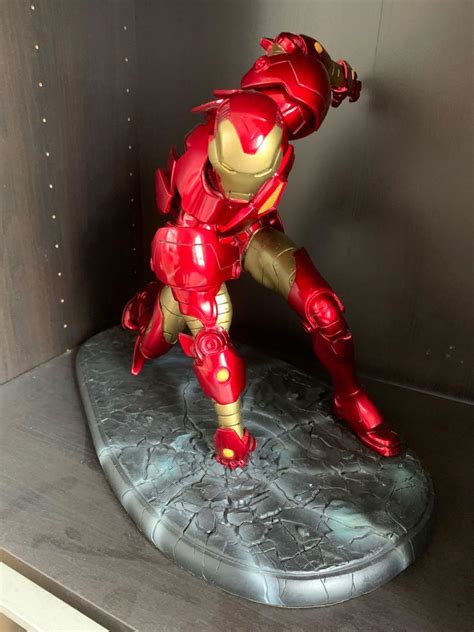 Sideshow Poison Ivy And Ironman Hobbies And Toys Toys And Games On Carousell