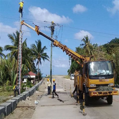 Look Pagsasaayos Ng Mga Apektadong Poste Ng Kuryente Dahil Sa Road