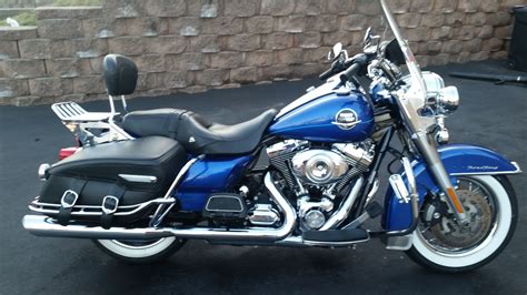 2009 Harley Davidson® Flhrc Road King® Classic Flame Blue Pearl