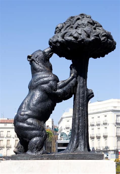 Symbol Of Madrid Statue Of Bear And Strawberry Tree Puerta Del Sol