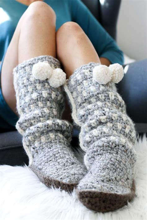 Crochet Slippers And Soles Easy DIY Crochet Pattern- 2021 - Page 8 of ...