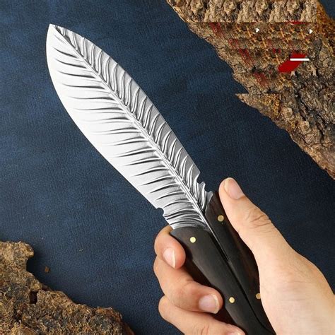 Damascus Steel Feather Pattern Knife – Tonya Toys