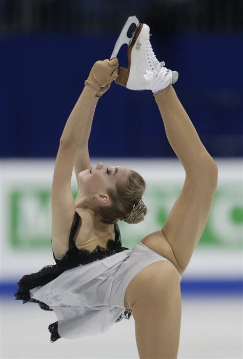 Evgenia Medvedeva Wins Women S Title At European Champs Daily Mail Online