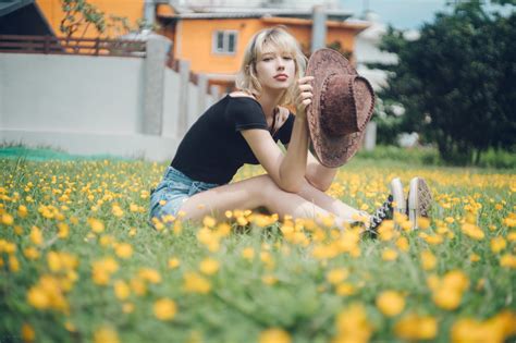 Wallpaper Blonde Short Hair Looking At Viewer Women With Hats