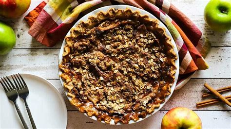 Homemade Caramel Apple Pie | How To Feed A Loon