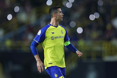 Cristiano Ronaldo marca 4 gols pelo Al Nassr e alcança marca histórica