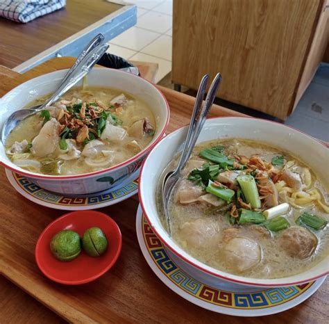 Mie Kocok Mang Dadeng Salah Satu Kuliner Legendaris Di Kota Bandung