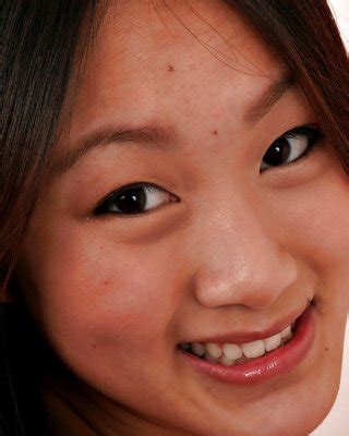 Amateur Asian Solo Girl Evelyn Lin Baring Tiny Breasts While Undressing Porn Pictures XXX
