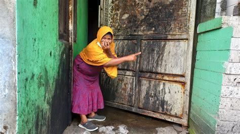 Kerap Siram Air Kencing Ke Rumah Tetangga Emak Emak Di Sidoarjo