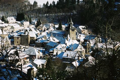 CORREZE parfois en hiver Mairie de Corrèze