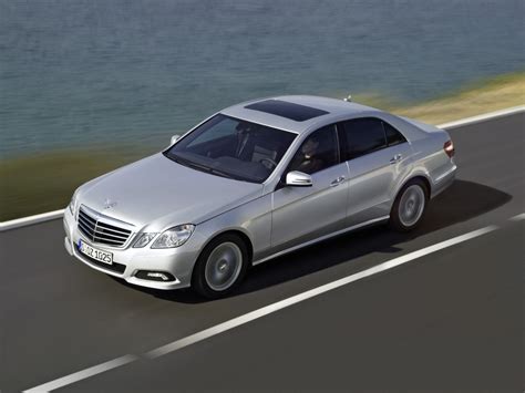 2009 Mercedes Benz E Class Motor Desktop