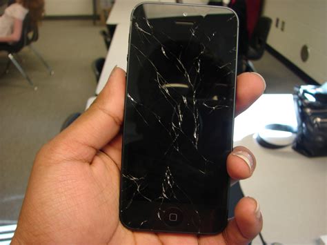 Cracked iPhone 5 screen, no accidental drop or damage | MacRumors Forums