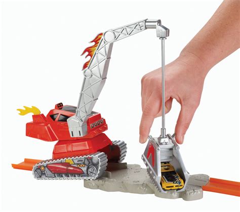 HOT WHEELS Track Builder Crane Crasher Track Set Shop Hot Wheels Cars Trucks Race