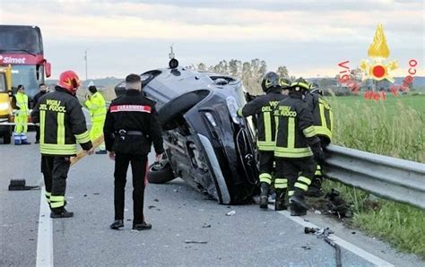 Violento Scontro Frontale Sulla Statale Jonica Tre Persone Ferite