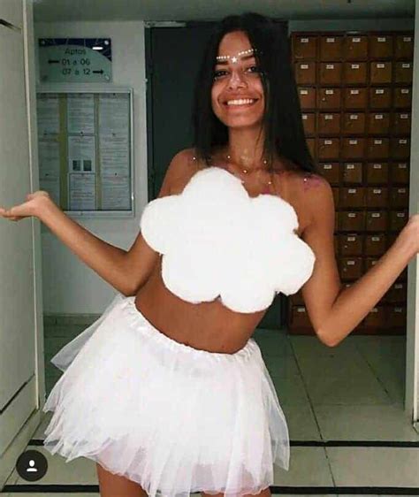 86 Easy College Halloween Costumes That Are Perfect For Any College