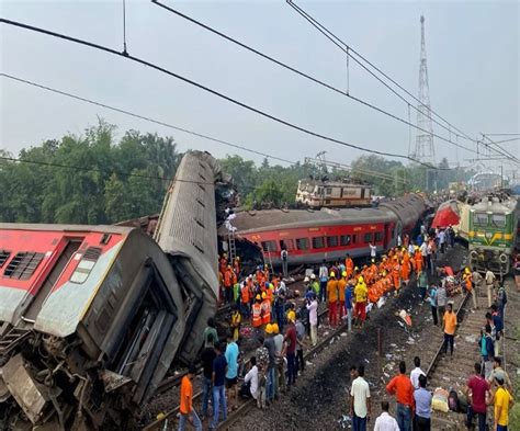 देश में ट्रेनों के पटरी से उतरने के एक नहीं कई हैं कारण पुराने हादसों