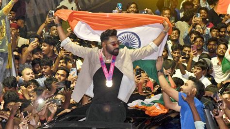 Watch Mohammed Siraj Recieves Hero Welcome In Hometown Hyderabad After