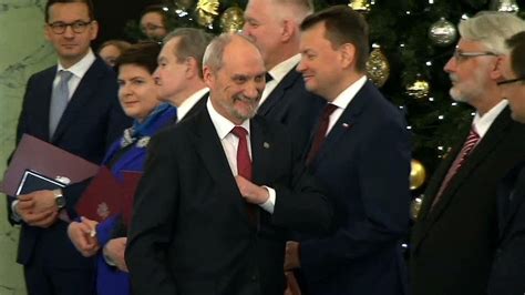 Wojna Duda Macierewicz Trwa W Najlepsze Polska I Wiat Tvn