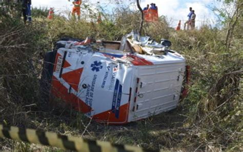 Conquista Batida Entre Carreta E Ambulância Deixa Uma Pessoa Morta Na